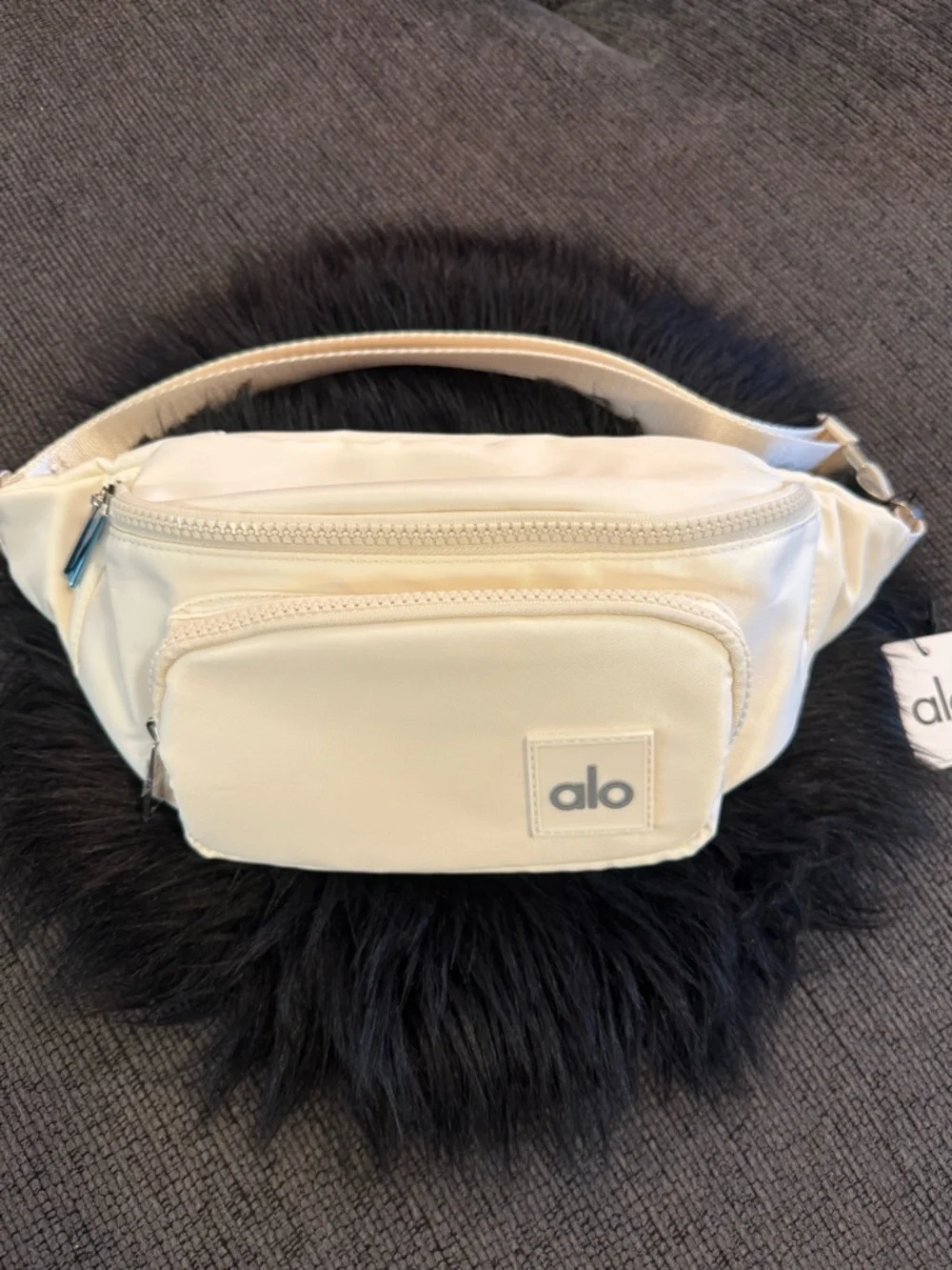 ALO Yoga Cream/ Beige Crossbody Waist Bag